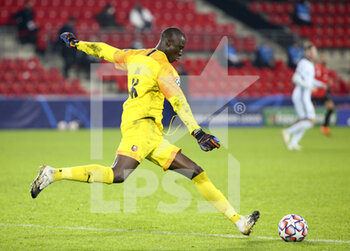 2020-11-24 - Goalkeeper of Stade Rennais Alfred Gomis during the UEFA Champions League, Group E football match between Stade Rennais and Chelsea on November 24, 2020 at Roazhon Park in Rennes, France - Photo Jean Catuffe / DPPI - STADE RENNAIS VS CHELSEA - UEFA CHAMPIONS LEAGUE - SOCCER
