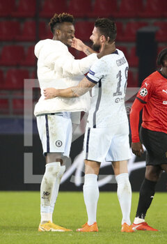 2020-11-24 - Tammy Abraham, Olivier Giroud of Chelsea following the UEFA Champions League, Group E football match between Stade Rennais and Chelsea on November 24, 2020 at Roazhon Park in Rennes, France - Photo Jean Catuffe / DPPI - STADE RENNAIS VS CHELSEA - UEFA CHAMPIONS LEAGUE - SOCCER