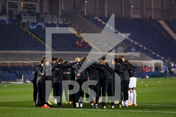 2020-12-01 - FC Midtjylland players rounded up together before the match - ATALANTA CALCIO VS FC MIDTJYLLAND - UEFA CHAMPIONS LEAGUE - SOCCER