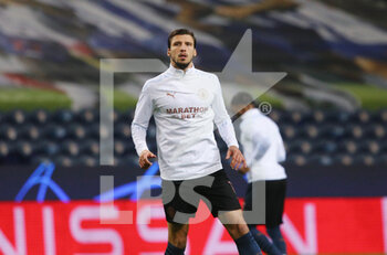 2020-12-01 - Manchester City Ruben Dias warms up before the UEFA Champions League, Group C football match between FC Porto and Manchester City on December 1, 2020 at Estadio do Dragao in Porto, Portugal - Photo Nuno Guimaraes / ProSportsImages / DPPI - FC PORTO VS MANCHESTER CITY - UEFA CHAMPIONS LEAGUE - SOCCER