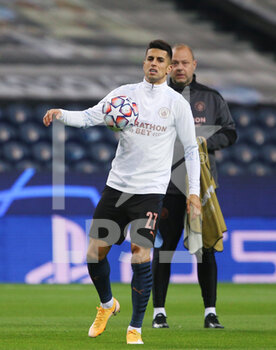 2020-12-01 - Manchester City Joao Cancelo warms up before the UEFA Champions League, Group C football match between FC Porto and Manchester City on December 1, 2020 at Estadio do Dragao in Porto, Portugal - Photo Nuno Guimaraes / ProSportsImages / DPPI - FC PORTO VS MANCHESTER CITY - UEFA CHAMPIONS LEAGUE - SOCCER