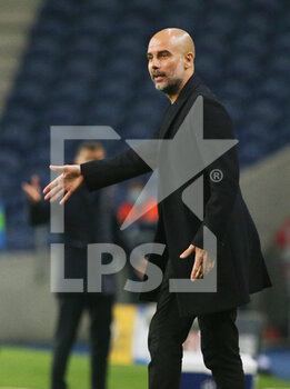 2020-12-01 - Manchester City manager Josep Guardiola during the UEFA Champions League, Group C football match between FC Porto and Manchester City on December 1, 2020 at Estadio do Dragao in Porto, Portugal - Photo Nuno Guimaraes / ProSportsImages / DPPI - FC PORTO VS MANCHESTER CITY - UEFA CHAMPIONS LEAGUE - SOCCER