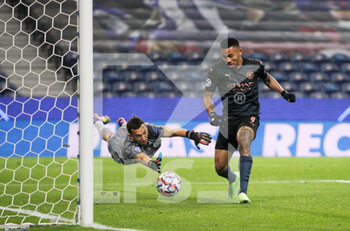 2020-12-01 - Manchester City forward Gabriel Jesus shoots to score an invalid goal by VAR decision during the UEFA Champions League, Group C football match between FC Porto and Manchester City on December 1, 2020 at Estadio do Dragao in Porto, Portugal - Photo Nuno Guimaraes / ProSportsImages / DPPI - FC PORTO VS MANCHESTER CITY - UEFA CHAMPIONS LEAGUE - SOCCER