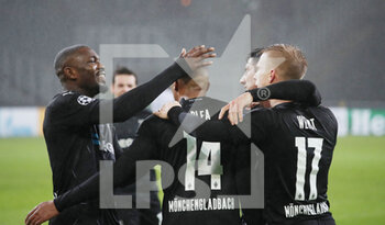 2020-12-01 - Alassane Pléa of Monchengladbach celebrates after the 1-1 goal with Marcus Thuram, Lars Stindl, Oscar Wendt during the UEFA Champions League, Group B football match between VfL Borussia Monchengladbach and FC Internazionale on December 1, 2020 at Borussia Park in Monchengladbach, Germany - Photo Jurgen Fromme / firo Sportphoto / DPPI - VFL BORUSSIA MONCHENGLADBACH VS FC INTERNAZIONALE - UEFA CHAMPIONS LEAGUE - SOCCER