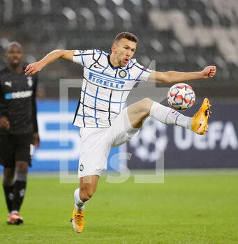 2020-12-01 - Ivan Perisic of Inter during the UEFA Champions League, Group B football match between VfL Borussia Monchengladbach and FC Internazionale on December 1, 2020 at Borussia Park in Monchengladbach, Germany - Photo Jurgen Fromme / firo Sportphoto / DPPI - VFL BORUSSIA MONCHENGLADBACH VS FC INTERNAZIONALE - UEFA CHAMPIONS LEAGUE - SOCCER