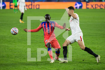 2020-12-02 - N'Golo Kante of Chelsea and Lucas Ocampos of Sevilla during the UEFA Champions League, Group E football match between Sevilla FC and Chelsea FC on December 2, 2020 at Ramon Sanchez Pizjuan Stadium in Sevilla, Spain - Photo Joaquin Corchero / Spain DPPI / DPPI - SEVILLA FC VS CHELSEA FC - UEFA CHAMPIONS LEAGUE - SOCCER