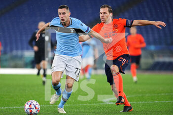 2020-12-08 - Adam Marusic of Lazio (L) fights for the ball with Club Brugge captain Ruud Vormer (R) during the UEFA Champions League, Group F football match between SS Lazio and Club Brugge KV on December 8, 2020 at Stadio Olimpico in Rome, Italy - Photo Federico Proietti / DPPI - SS LAZIO VS CLUB BRUGGE KV - UEFA CHAMPIONS LEAGUE - SOCCER