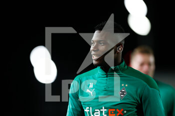 2020-12-09 - Breel Embolo of Monchengladbach warms up before the UEFA Champions League, Group B football match between Real Madrid and Borussia Monchengladbach on december 9, 2020 at Ciudad Deportiva Real Madrid in Valdebebas, Madrid, Spain - Photo Oscar J Barroso / Spain DPPI / DPPI - REAL MADRID VS BORUSSIA MONCHENGLADBACH - UEFA CHAMPIONS LEAGUE - SOCCER