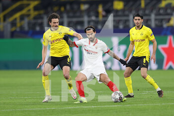 2021-03-09 - Suso of FC Sevilla and Thomas Delaney of Borussia Dortmund during the UEFA Champions League, round of 16, 2nd leg football match between Borussia Dortmund and FC Sevilla on March 9, 2021 at Signal Iduna Park in Dortmund, Germany - Photo Jurgen Fromme / firo sportphoto / DPPI - BORUSSIA DORTMUND AND FC SEVILLA - UEFA CHAMPIONS LEAGUE - SOCCER