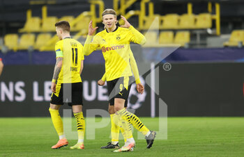 2021-03-09 - Erling Haaland of Borussia Dortmund celebrates after the 1-0 goal during the UEFA Champions League, round of 16, 2nd leg football match between Borussia Dortmund and FC Sevilla on March 9, 2021 at Signal Iduna Park in Dortmund, Germany - Photo Jurgen Fromme / firo sportphoto / DPPI - BORUSSIA DORTMUND AND FC SEVILLA - UEFA CHAMPIONS LEAGUE - SOCCER