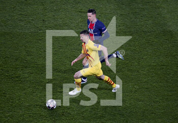 2021-03-10 - Clement Lenglet of Barcelona, Julian Draxler of PSG during the UEFA Champions League, round of 16, 2nd leg football match between Paris Saint-Germain (PSG) and FC Barcelona (Barca) on March 10, 2021 at Parc des Princes stadium in Paris, France - Photo Jean Catuffe / DPPI - PARIS SAINT-GERMAIN (PSG) AND FC BARCELONA (BARCA) - UEFA CHAMPIONS LEAGUE - SOCCER