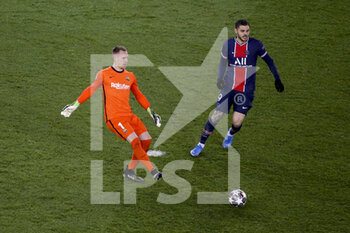 2021-03-10 - Goalkeeper of Barcelona Marc-Andre ter Stegen, Mauro Icardi of PSG during the UEFA Champions League, round of 16, 2nd leg football match between Paris Saint-Germain (PSG) and FC Barcelona (Barca) on March 10, 2021 at Parc des Princes stadium in Paris, France - Photo Jean Catuffe / DPPI - PARIS SAINT-GERMAIN (PSG) AND FC BARCELONA (BARCA) - UEFA CHAMPIONS LEAGUE - SOCCER