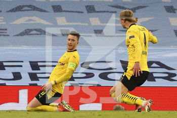 2021-04-06 - Borussia Dortmund forward Marco Reus (11) scores a goal 1-1 and celebrates with Erling Haaland during the UEFA Champions League, quarter final, 1st leg football match between Manchester City and Borussia Dortmund on April 6, 2021 at the Etihad Stadium in Manchester, England - Photo Craig Galloway / ProSportsImages / DPPI - MANCHESTER CITY AND BORUSSIA DORTMUND - UEFA CHAMPIONS LEAGUE - SOCCER