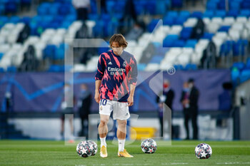 2021-04-06 - Luka Modric of Real Madrid warms up during the UEFA Champions League, Quarter final, 1st leg football match between Real Madrid and Liverpool FC on April 6, 2021 at Alfredo Di Stefano stadium in Valdebebas, Madrid, Spain - Photo Oscar J Barroso / Spain DPPI / DPPI - REAL MADRID AND LIVERPOOL FC - UEFA CHAMPIONS LEAGUE - SOCCER