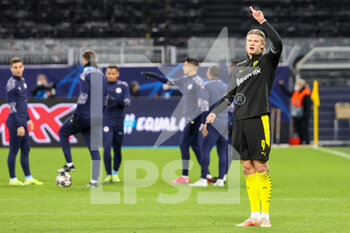 2021-04-14 - Erling Haaland of Borussia Dortmund warms up during the UEFA Champions League, Quarter-Finals, 2nd leg football match between Borussia Dortmund and Manchester City on April 14, 2021 at Signal Iduna Park in Dortmund, Germany - Photo Joachim Bywaletz / Orange Pictures / DPPI - BORUSSIA DORTMUND VS MANCHESTER CITY - UEFA CHAMPIONS LEAGUE - SOCCER