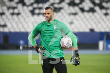 2021-07-03 - Weverton of Brazil warms up during the Copa America 2021, quarter final football match between Brazil and Chile on July 3, 2021 at Olympic stadium in Rio de Janeiro, Brazil - Photo Laurent Lairys / DPPI - 2021 QUARTER FINAL - BRAZIL VS CHILE - COPA AMERICA - SOCCER