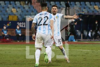 2021-07-04 - Lautaro Martinez of Argentina celebrates his goal with Lionel Messi during the Copa America 2021, quarter final football match between Argentina and Ecuador on July 4, 2021 at Pedro Ludovico Teixeira Olympic stadium in Goiania, Brazil - Photo Laurent Lairys / DPPI - QUARTER FINAL - ARGENTINA VS ECUADOR - COPA AMERICA - SOCCER