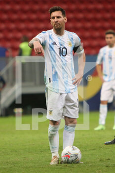 2021-07-07 - Lionel Messi of Argentina during the Copa America 2021, semi-final football match between Argentina and Colombia on July 7, 2021 at Estadio Nacional Mane Garrincha in Brasilia, Brazil - Photo Laurent Lairys / DPPI - COPA AMERICA 2021, SEMI-FINAL - ARGENTINA VS COLOMBIA - COPA AMERICA - SOCCER