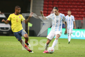 2021-07-07 - Angel Di Maria of Argentina and Wilmar Barrios of Colombia during the Copa America 2021, semi-final football match between Argentina and Colombia on July 7, 2021 at Estadio Nacional Mane Garrincha in Brasilia, Brazil - Photo Laurent Lairys / DPPI - COPA AMERICA 2021, SEMI-FINAL - ARGENTINA VS COLOMBIA - COPA AMERICA - SOCCER