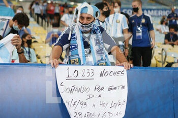 2021-07-11 - Supporters of Argentina during the Copa America 2021, Final football match between Argentina and Brazil on July 11, 2021 at Maracana stadium in Rio de Janeiro, Brazil - Photo Laurent Lairys / DPPI - COPA AMERICA 2021, FINAL - ARGENTINA VS BRAZIL - COPA AMERICA - SOCCER