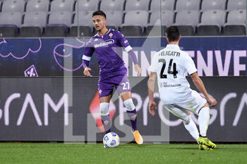 2020-10-28 - Antonio Barreca of ACF Fiorentina in action against Pelagatti of Calcio Padova - FIORENTINA VS PADOVA - ITALIAN CUP - SOCCER