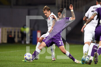 2020-10-28 - Lucas Quarta of ACF Fiorentina in action against Ronaldo of Calcio Padova  - FIORENTINA VS PADOVA - ITALIAN CUP - SOCCER
