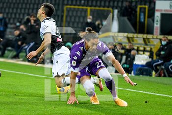 2020-11-25 - foul on Fernando Forestieri (Udinese) by Martín Caceres (Fiorentina) - UDINESE VS FIORENTINA - ITALIAN CUP - SOCCER