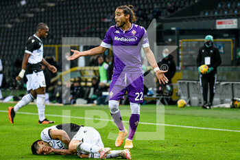 2020-11-25 - Fernando Forestieri (Udinese) injuried by foul of Martín Caceres (Fiorentina) - UDINESE VS FIORENTINA - ITALIAN CUP - SOCCER