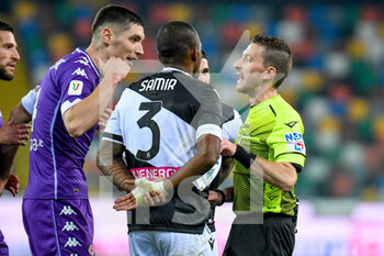 2020-11-25 - Nikola Milenkovic (Fiorentina) protests with the referee of the match Marco Serra - UDINESE VS FIORENTINA - ITALIAN CUP - SOCCER