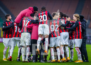2021-01-12 - AC Milan players players celebrate the victory - AC MILAN VS TORINO FC - ITALIAN CUP - SOCCER