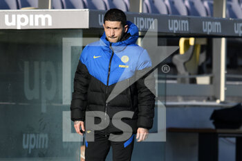 2021-01-13 - Stefano Sensi of FC Internazionale replaced after an injury before the match - ACF FIORENTINA VS FC INTERNAZIONALE - ITALIAN CUP - SOCCER