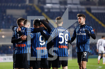 2021-01-14 - Luis Muriel (Atalanta) esulta coi compagni dopo il gol del 2-1 - ATALANTA BC VS CAGLIARI CALCIO - ITALIAN CUP - SOCCER