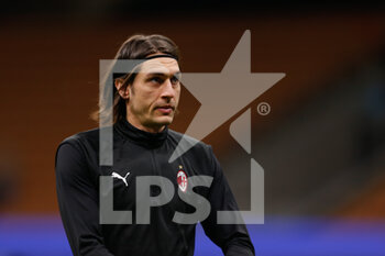 2021-01-26 - Ciprian Tatarusanu (AC Milan) warming up before the match starts - FC INTERNAZIONALE VS AC MILAN - ITALIAN CUP - SOCCER
