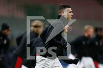 2021-01-26 - Diogo Dalot (AC Milan) warming up before the match starts - FC INTERNAZIONALE VS AC MILAN - ITALIAN CUP - SOCCER