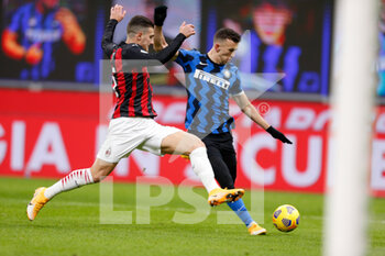 2021-01-26 - Diogo Dalot (AC Milan) opposing Ivan Perisic (FC Internazionale) - FC INTERNAZIONALE VS AC MILAN - ITALIAN CUP - SOCCER