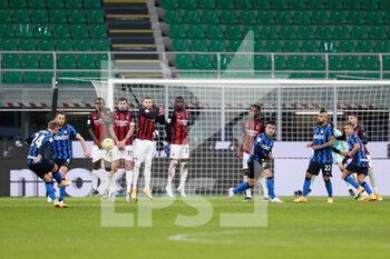 2021-01-26 - Christian Eriksen (FC Internazionale) free kick scoring the winning goal in the additional time - FC INTERNAZIONALE VS AC MILAN - ITALIAN CUP - SOCCER