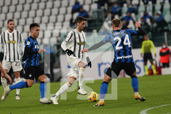 2021-02-09 - Rodrigo Bentancur (Juventus FC) in action - JUVENTUS FC VS FC INTERNAZIONALE - ITALIAN CUP - SOCCER