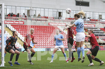 2020-11-14 - Manchester City midfielder Sam Mewis (22) heads the ball during the Women's English championship, FA Women's Super League football match between Manchester United and Manchester City on November 14, 2020 at Leigh Sports Village in Leigh, England - Photo Craig Galloway / ProSportsImages / DPPI - MANCHESTER UNITED VS MANCHESTER CITY - ENGLISH FA WOMEN'S SUPER LEAGUE - SOCCER