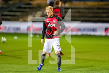 2020-09-22 - Manchester United midfielder Donny van de Beek (34) warms up ahead of the English League Cup, EFL Carabao Cup, football match between Luton Town and Manchester United on September 22, 2020 at Kenilworth Road in Luton, England - Photo Nigel Keene / ProSportsImages / DPPI - LUTON TOWN VS MANCHESTER UNITED - ENGLISH LEAGUE CUP - SOCCER
