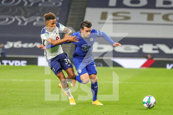 2020-09-29 - Chelsea defender Ben Chilwell (21) holds off Tottenham Hotspur midfielder Gedson Fernandes (30) during the English League Cup, EFL Carabao Cup Fourth Round football match between Tottenham Hotspur and Chelsea on September 29, 2020 at Tottenham Hotspur Stadium in London, England - Photo Nigel Keene / ProSportsImages / DPPI - TOTTENHAM HOTSPUR VS CHELSEA - ENGLISH LEAGUE CUP - SOCCER