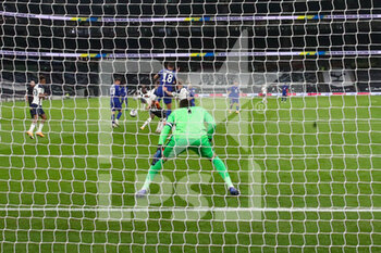 2020-09-29 - Chelsea forward Timo Werner (11) smashes home the opening goal for Chelsea during the English League Cup, EFL Carabao Cup Fourth Round football match between Tottenham Hotspur and Chelsea on September 29, 2020 at Tottenham Hotspur Stadium in London, England - Photo Nigel Keene / ProSportsImages / DPPI - TOTTENHAM HOTSPUR VS CHELSEA - ENGLISH LEAGUE CUP - SOCCER