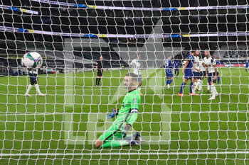 2020-09-29 - Chelsea forward Timo Werner (11) scores a goal and Tottenham Hotspur goalkeeper Hugo Lloris (1) shows his frustration during the English League Cup, EFL Carabao Cup Fourth Round football match between Tottenham Hotspur and Chelsea on September 29, 2020 at Tottenham Hotspur Stadium in London, England - Photo Nigel Keene / ProSportsImages / DPPI - TOTTENHAM HOTSPUR VS CHELSEA - ENGLISH LEAGUE CUP - SOCCER