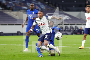 2020-09-29 - Tottenham Hotspur forward Steven Bergwijn (23) is tackled by Chelsea defender Fikayo Tomori (14) during the English League Cup, EFL Carabao Cup Fourth Round football match between Tottenham Hotspur and Chelsea on September 29, 2020 at Tottenham Hotspur Stadium in London, England - Photo Nigel Keene / ProSportsImages / DPPI - TOTTENHAM HOTSPUR VS CHELSEA - ENGLISH LEAGUE CUP - SOCCER