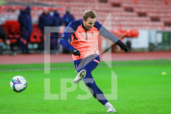 2020-12-23 - Tottenham Hotspur forward Harry Kane (10) in the pre match warm up during the English League Cup, EFL Cup quarter-final football match between Stoke City and Tottenham Hotspur on December 23, 2020 at the Bet365 Stadium in Stoke-on-Trent, England - Photo kevin Warburton - A Moment in Sport / ProSportsImages / DPPI - STOKE CITY VS TOTTENHAM HOTSPUR - ENGLISH LEAGUE CUP - SOCCER