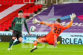 2020-12-23 - Tottenham Hotspur forward Heung-Min Son (7) and Stoke City goalkeeper Andy Lonergan (28) during the English League Cup, EFL Cup quarter-final football match between Stoke City and Tottenham Hotspur on December 23, 2020 at the Bet365 Stadium in Stoke-on-Trent, England - Photo kevin Warburton - A Moment in Sport / ProSportsImages / DPPI - STOKE CITY VS TOTTENHAM HOTSPUR - ENGLISH LEAGUE CUP - SOCCER