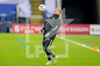 2021-02-10 - Kasper Schmeichel (1) of Leicester City warms up during the English Cup, FA Cup 5th round football match between Leicester City and Brighton and Hove Albion on February 10, 2021 at the King Power Stadium in Leicester, England - Photo Nigel Keene / ProSportsImages / DPPI - LEICESTER CITY AND BRIGHTON AND HOVE ALBION - ENGLISH LEAGUE CUP - SOCCER