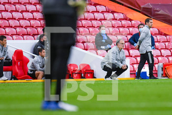 2020-09-12 - Marcelo Bielsa, coach of Leeds United during the English championship Premier League football match between Liverpool and Leeds United on September 12, 2020 at Anfield in Liverpool, England - Photo Malcolm Bryce / ProSportsImages / DPPI - LIVERPOOL VS LEEDS UNITED - ENGLISH PREMIER LEAGUE - SOCCER