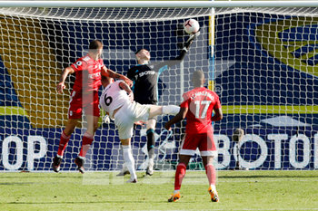 2020-09-19 - Aleksandar Mitrovic of Fulham scores a goal to make the score 4-3 during the English championship Premier League football match between Leeds United and Fulham on September 19, 2020 at Elland Road in Leeds, England - Photo Simon Davies / ProSportsImages / DPPI - LEEDS UNITED AND FULHAM - ENGLISH PREMIER LEAGUE - SOCCER