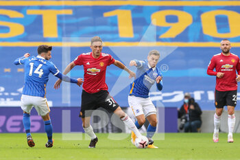 2020-09-26 - Manchester United Midfielder Nemanja Matic battles with Brighton and Hove Albion midfielder Leandro Trossard (11) during the English championship Premier League football match between Brighton and Hove Albion and Manchester United on September 26, 2020 at the American Express Community Stadium in Brighton and Hove, England - Photo Phil Duncan / ProSportsImages / DPPI - BRIGHTON AND HOVE ALBION - ENGLISH PREMIER LEAGUE - SOCCER
