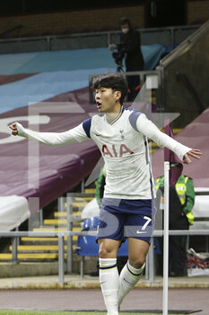 2020-10-26 - Tottenham Hotspur forward Son Heung-Min (7) takes the corner during the English championship Premier League football match between Burnley and Tottenham Hotspur on October 26, 2020 at Turf Moor in Burnley, England - Photo Craig Galloway / ProSportsImages / DPPI - BURNLEY VS TOTTENHAM HOTSPUR - ENGLISH PREMIER LEAGUE - SOCCER